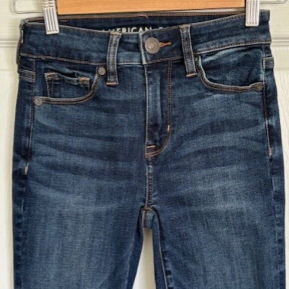 AE American Eagle Next Level High Rise Skinny Kick Jeans 000 Short Dark Wash EUC - Picture 3 of 9